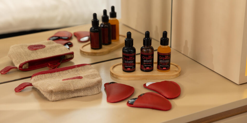 Pierre Gua Sha avec des huiles marocaines Gua Sha stone with Moroccan oils